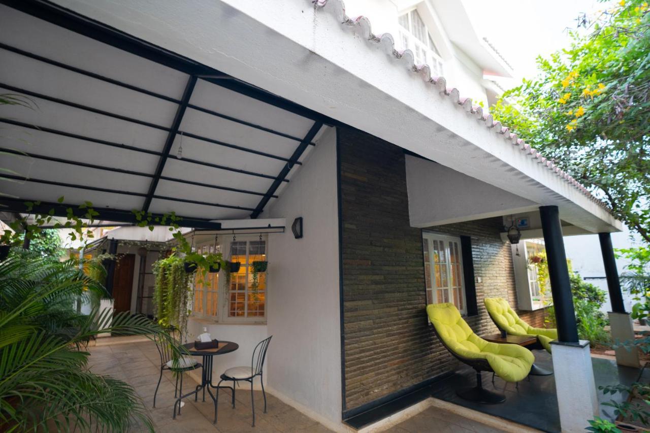 Luho Apartamento Bangalore Exterior foto